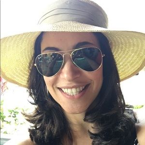 Meet your Posher, Luciana